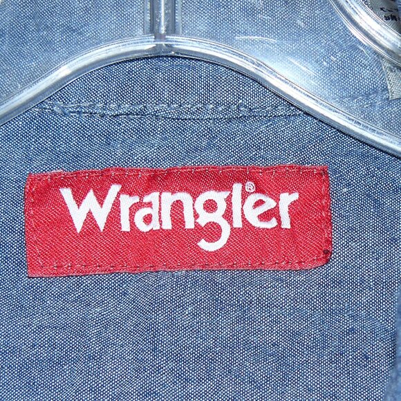 Wrangler Short Sleeved Shirt Size Medium - Picture 4 of 4